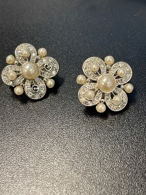 Elegant Pearl & Crystal Flower Stud Earrings - Ivory Pearls-A1